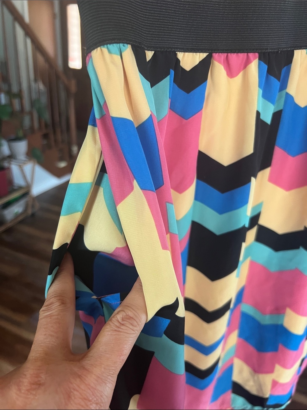 Vintage Style Emmetee Chevron Print Dress in Yellow, Pink & Blue - Picture 5 of 10